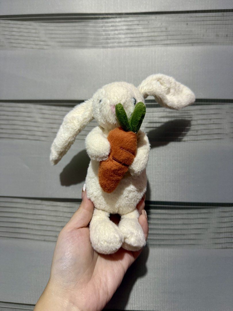 Jellycat Bashful Carrot Bunny (Category: Plushies & Soft Toys) located in Manila. Submitted by bcbg3217 (Listing ID 1459005186, Image 1). Description: ‼️PLEASE READ BEFORE BUYING‼️ Like new condition Small size Rare find ✨ Authenticity guaranteed (Please do your own checking too) No other jellycat inclusions Actual photos are posted No other issues or flaws unless stated Please check the photos thoroughly before placing an order JnT regular or La