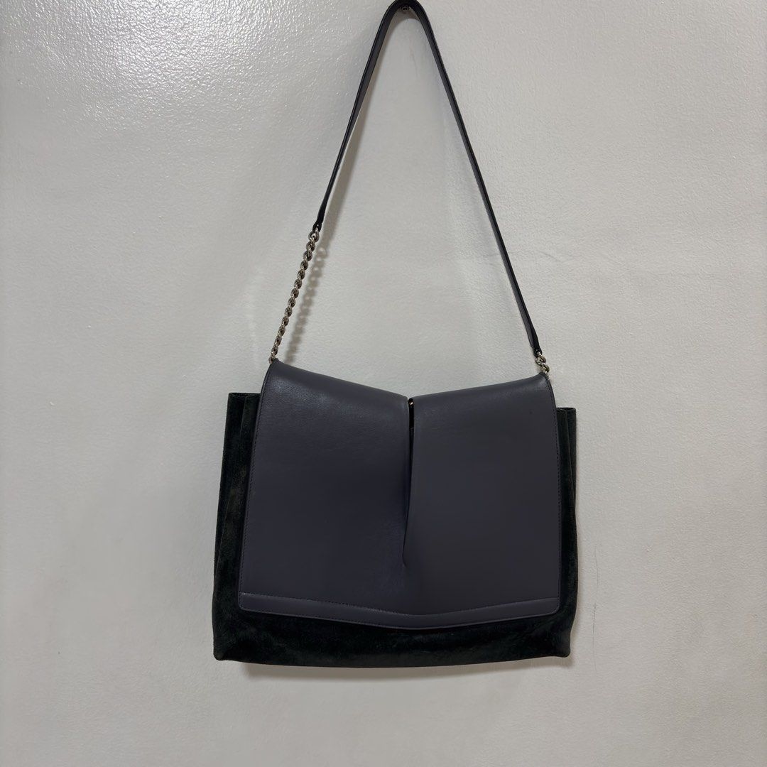 JIL SANDER View Shoulder Bag (Category: Luxury Bags & Wallets) located in Dasmarinas. Submitted by arthrthriftcop. (Listing ID 1459009719, Image 2). Description: JIL SANDER VIEW Shoulder Bag Authentic used condition sign of usage Need cleaning suede part 22 cm, Height 31 cm, Width Please check Photo for ref. Feel free to inquire quick replies.