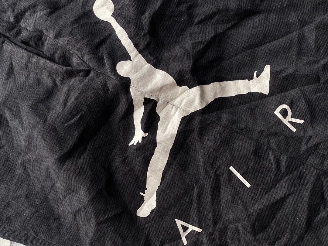Jordan Air Shorts Black Size M (Category: Shorts) located in Marikina City. Submitted by joshuaades21107 (Listing ID 1458973243, Image 3). Description: - Black Jordan shorts - Size M 30 W 20.5 L - Features iconic Jumpman logo and AIR graphic - Comfortable elastic waistband with drawstring - Stylish raw hem - Made in Malaysia Minimal hairline, slight loose garter pero may tali naman.