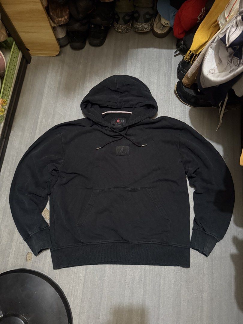Jordan Flight Fleece Pullover Hoodie (Category: Coats, Jackets and Outerwear) located in Cagayan de Oro. Submitted by twice.but.nice.blackmarket (Listing ID 1458957742, Image 1). Description: Excellent condition Height 26 Width 23 Color charcoal black Color rate 9.