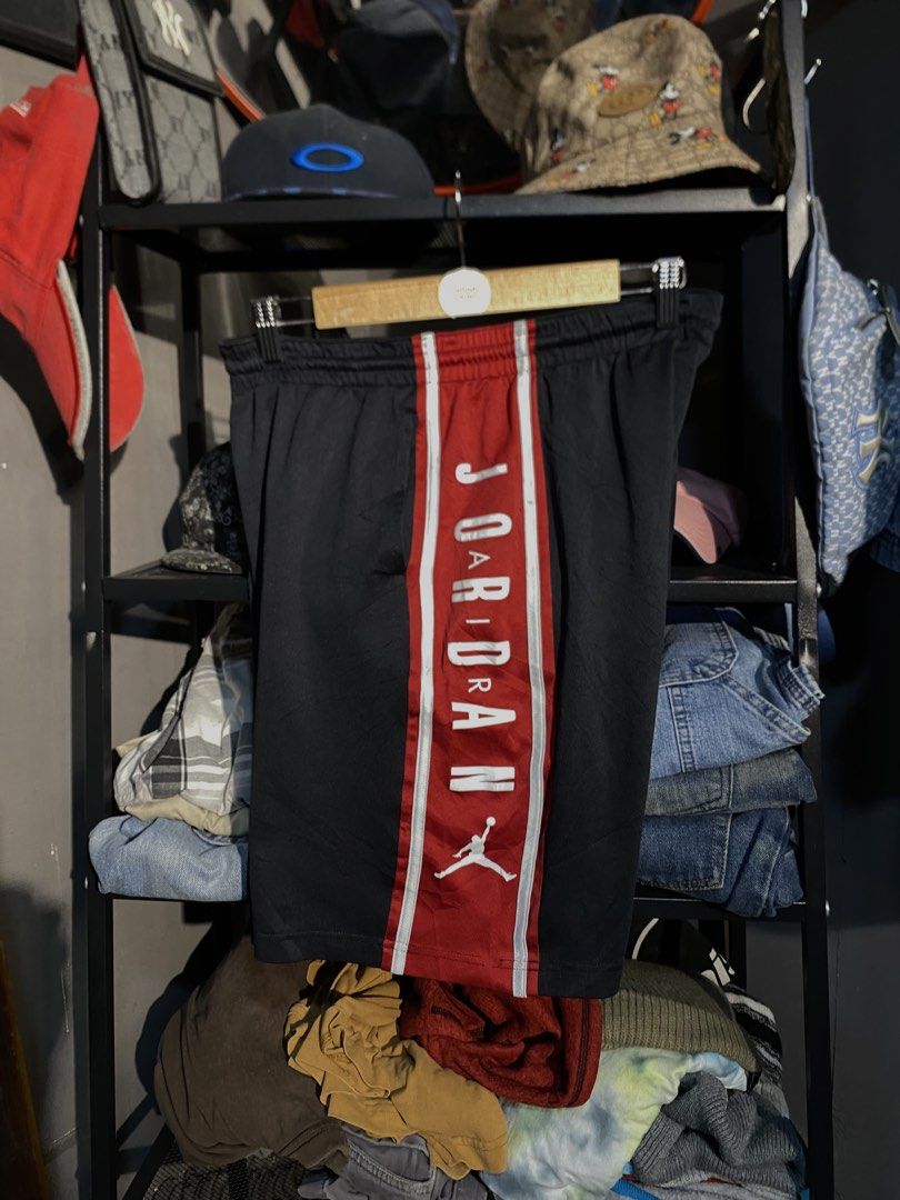 JORDAN SIDE SCRIPT SHORTS (Category: Shorts) located in San Pablo. Submitted by genesisllo24149 (Listing ID 1458978938, Image 2). Description: JORDAN SIDE SCRIPT SHORTS WAIST -> 28-36 LENGTH -> 20.5 THIGH -> 14 LEG OPENING -> 11 ISSUE -> MINIMAL LINTS CONDITION -> GOOD DM TO PURCHASE 📥 DISCLAIMER: - Please manage your expectations, posted items are preloved, used & thrifted -Actual color may vary due to lighting -Flaker will be posted.