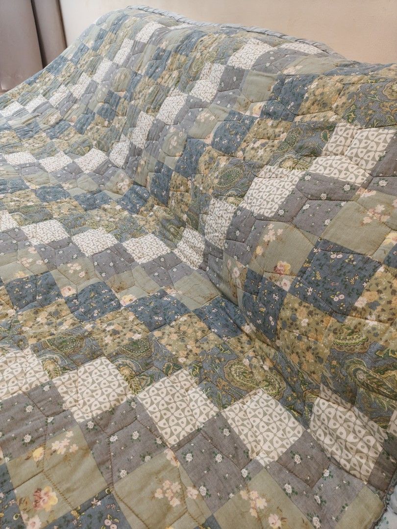 Karpet Patchwork King (Category: Bedding & Towels) located in Cyberjaya. Submitted by mixrarethrift (Listing ID 1458989583, Image 1). Description: - Beautiful patchwork quilt carpet - Features floral and paisley patterns - Colors: blue, green, and grey - Perfect for sofa throw or bedspread - Adds a cozy and decorative touch - Measures approximately [insert dimensions here if known].