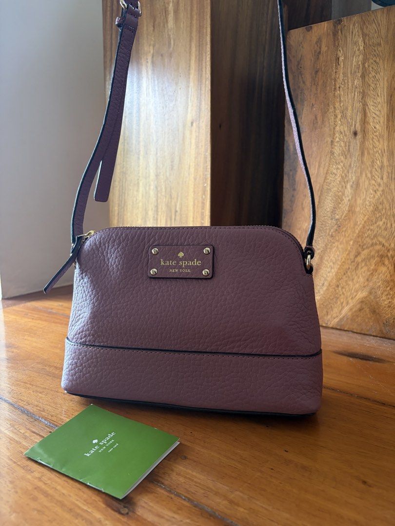 Kate Spade Crossbody Bag (Category: Luxury Bags & Wallets) located in Pasig City. Submitted by chamoisee (Listing ID 1458913099, Image 1). Description: Kate Spade Crossbody Bag See pics for condition (last pic for stain issue) DM FOR FASTER TRANSACTION 📩.