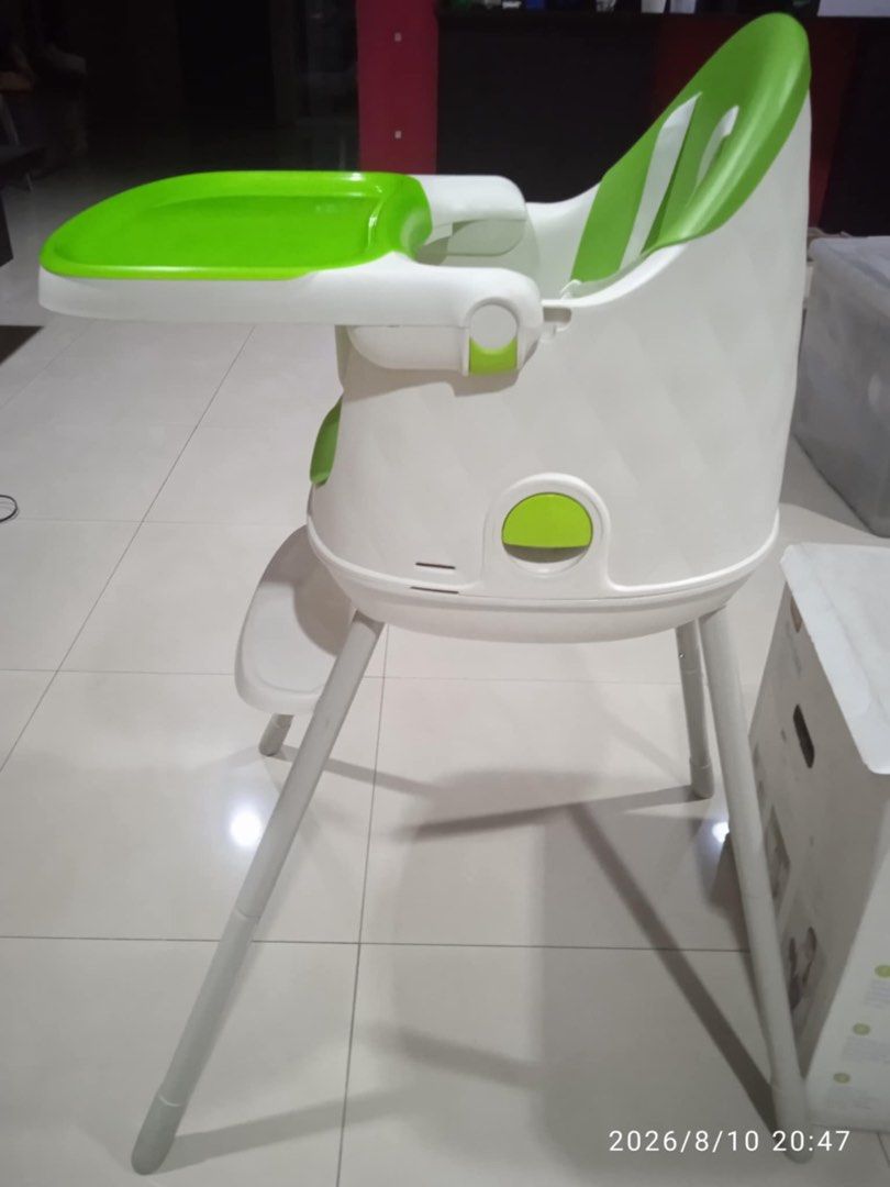 Keter Multi Dine 3-in-1 High Chair Green (Category: Chairs) located in Makati City. Submitted by meanncm (Listing ID 1458964764, Image 3). Description: - Keter Multi Dine 3-in-1 High Chair - Suitable for ages 6-48 months - Converts to a toddler chair and booster seat - Features an easy-to-clean tray - Includes safety straps - Comes with original box Used only thrice. RFS: Extra high chair..