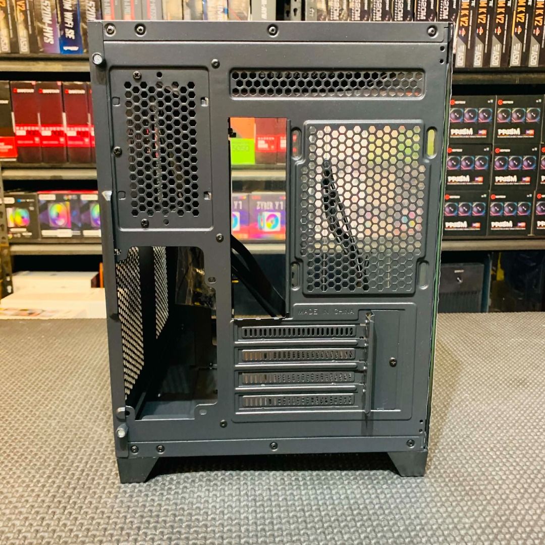 Keytech Robin Scene Black (Category: Computer Parts) located in Caloocan City. Submitted by swiftdeer.cf08f3 (Listing ID 1458990302, Image 2). Description: - Lian Li O11 Dynamic EVO PC Case - Unique corner glass design - Ample space for all your PC components - Excellent airflow with mesh panels - All original screws and accessories included - Ready for your next custom build 💬 Message us now for full specs & recommendations! 📷 Perfect for: ✔ M
