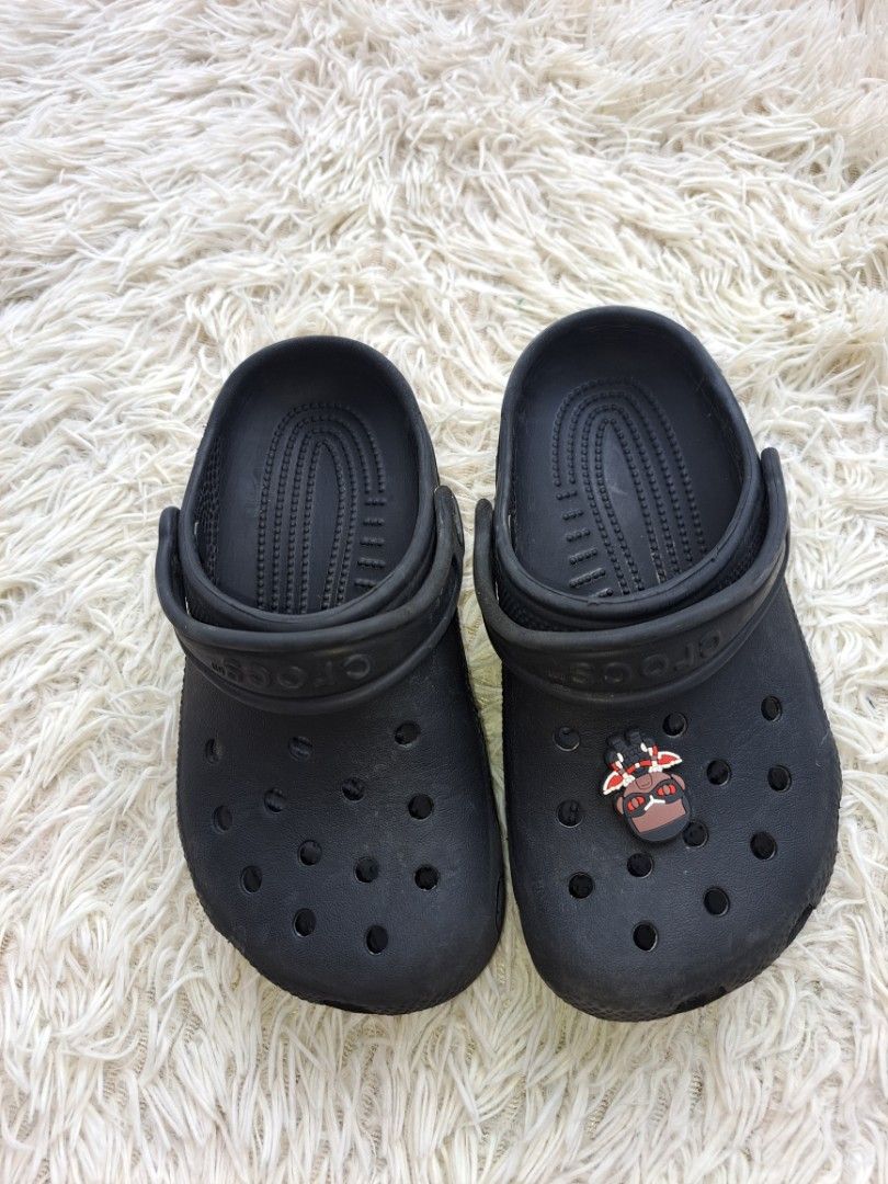 Kids Crocs Clogs with Charms - Black (Category: Babies & Kids Fashion) located in Quezon City. Submitted by kimlynandaya (Listing ID 1458981556, Image 2). Description: Original Preloved Crocs for kid 1st:j1@20cm price : 340 2nd:j1@20cm price:399.