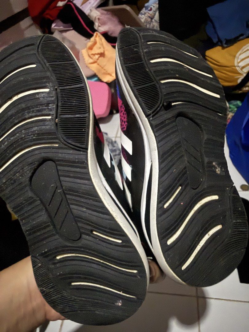 Kids rubber shoes (Category: Babies & Kids Fashion) located in Naga. Submitted by jintanako22 (Listing ID 1458898435, Image 3). Description: .