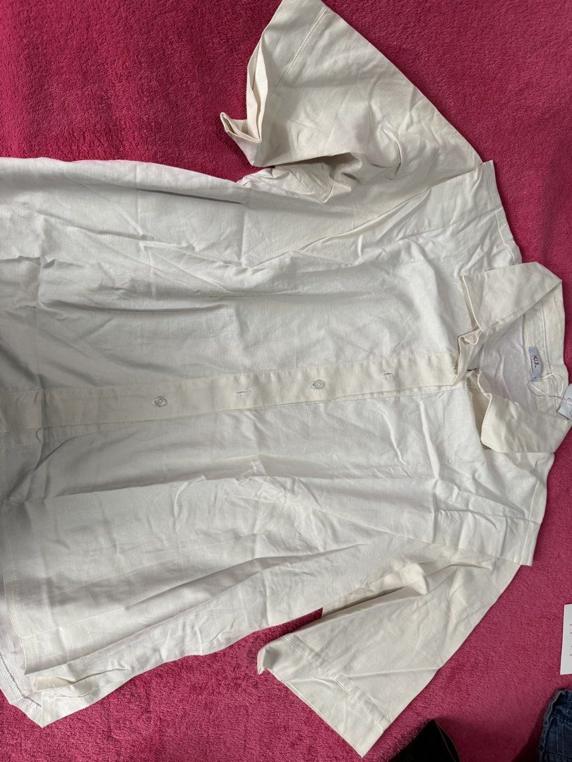 KUL Cindy Top White Button-Up Shirt Size L (Category: Blouses) located in Bacolod City. Submitted by curatrix (Listing ID 1458916701, Image 2). Description: - Brand: KUL - Style: Cindy Top - Color: White - Features: Classic collar, short sleeves, relaxed fit - Occasion: Casual, smart-casual - Condition: Brand new with original tags attached.