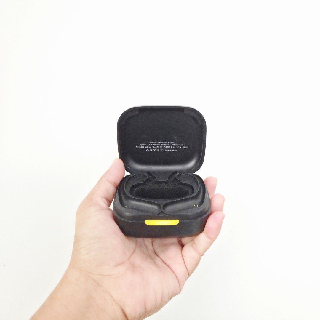 KZ Wireless Earbuds Charging Case (Category: Earphones) located in Manila. Submitted by deexodust (Listing ID 1459049409, Image 2). Description: Still working With free pouch RFS: Lost both earbuds 😅.