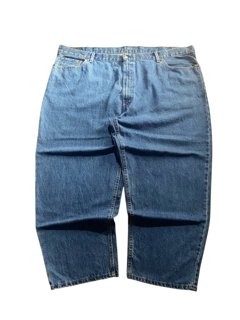 LEVI’S BAGGY JEANS (Category: Jeans) located in San Mateo. Submitted by miguel08k (Listing ID 1458991416, Image 2). Description: LEVI’S 560 W: 52 L: 43 T: 18 H: 10 issue: stains (removable).