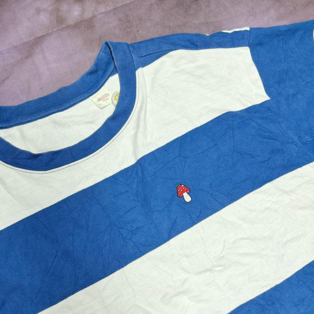 Levi's Striped Tee embroid mushroom (Category: Tshirts & Polo Shirts ) located in San Jose. Submitted by dripdropph22 (Listing ID 1459016441, Image 2). Description: Levi's Striped Tee embroid mushroom 299+sf L - 30" W - 26" need wash Can ship anywhere as long as buyer shoulder the sipping Unli VC Unli Vouch .