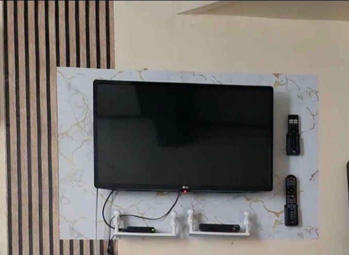 LG 32" LED TV No display (Category: TV) located in Manila. Submitted by propeace4ph (Listing ID 1458929170, Image 1). Description: for sale as dedfective may sound pero wala display bigla na lang nag dark..