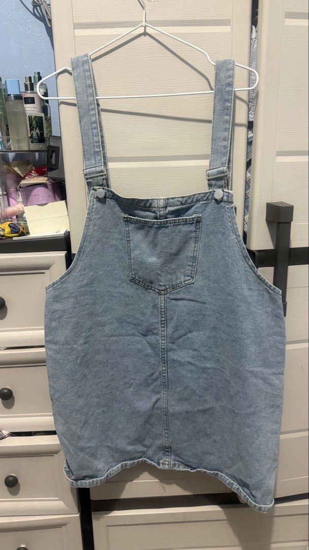 Light Denim Jumperskirt (Category: Jumpsuits) located in Quezon City. Submitted by dinesaur (Listing ID 1458998742, Image 1). Description: Best fits 32-34.