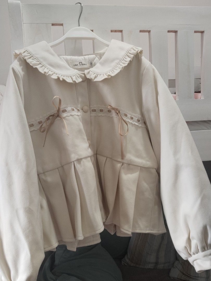 like a doll original coat top (Category: Coats, Jackets and Outerwear) located in General Trias. Submitted by chcopdding (Listing ID 1458922451, Image 2). Description: original like a doll coat/top! it’s a chinese brand. the fabric is very thick, suited for cold weather (from the description it’s wool quilted cotton) there is a small stain at the front idk if it’s removable, so buy at your own risk:)) size is S on tag but it can fit to m-l frames