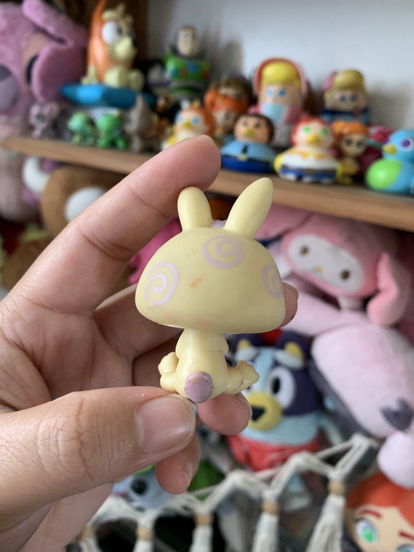 Littlest Pet Shop Bunny (Category: Designer & Blind Box Toys) located in Imus. Submitted by plushfinds (Listing ID 1458932840, Image 3). Description: - Made by Hasbro in 2006 - Ideal for Littlest Pet Shop collectors and children.