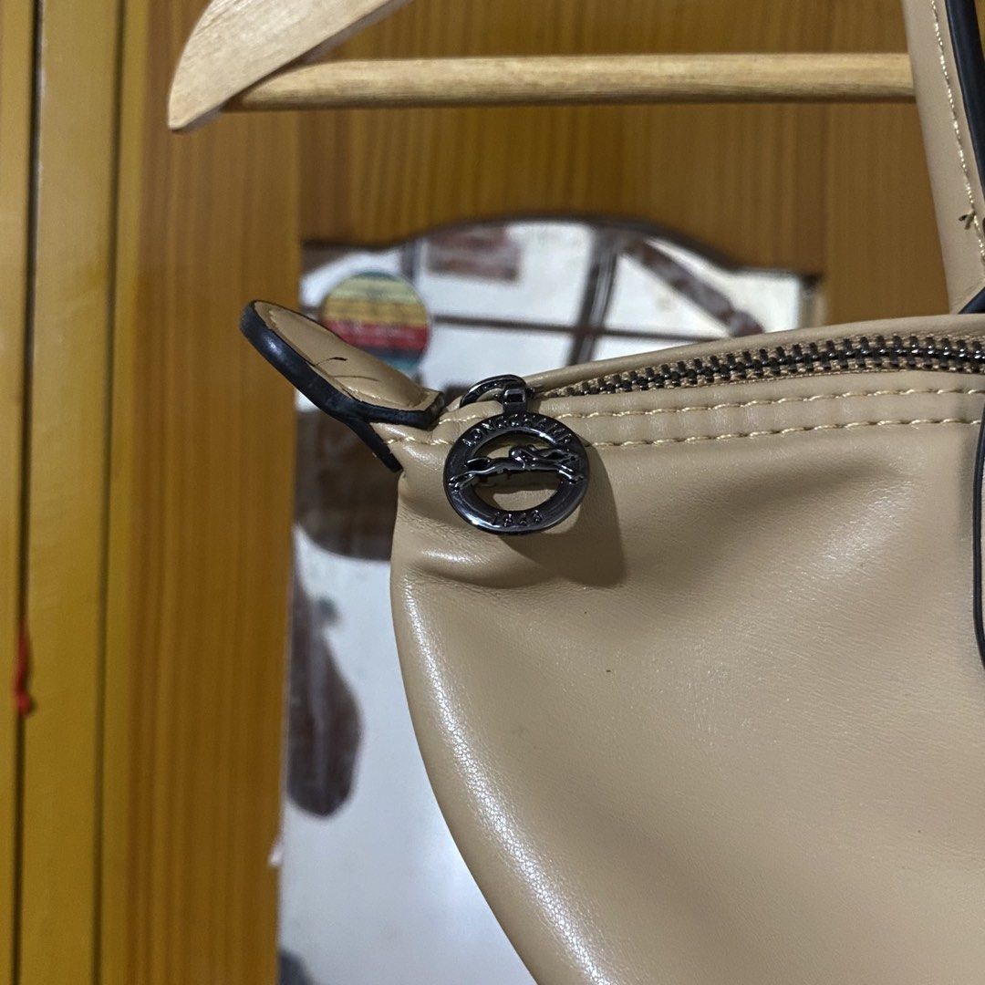 Longchamp Le Pliage Xtra Leather Shoulder Bag (Category: Shoulder Bags) located in Manila. Submitted by 4114thrifts.ph (Listing ID 1459023894, Image 2). Description: Item Name: Longchamp Le Pliage Xtra Leather Shoulder Bag (Details) • Condition: Very Good Condition • Color Rate: 9.5/10 • Issue/s: None Mine: 2,080 Free Shipping 📥 Dasmariñas City, Cavite, 4114📍.
