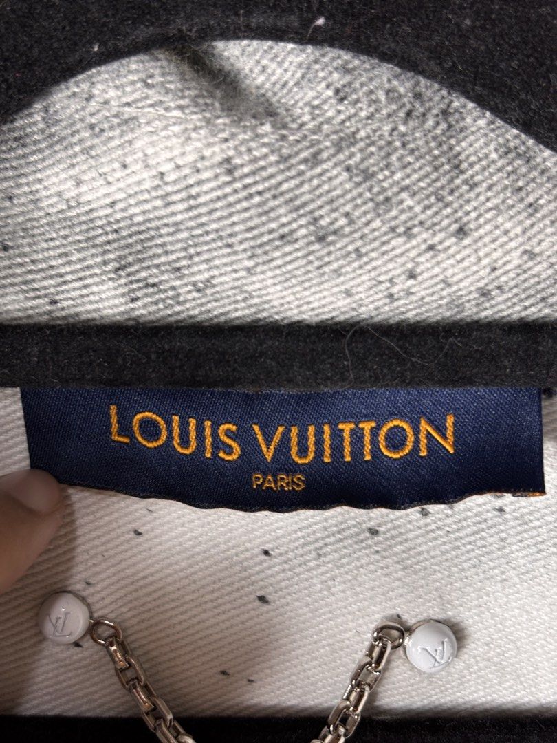 Louis Vuitton Gradient Snowfall Monogram Jacket (Category: Coats, Jackets and Outerwear) located in Manila. Submitted by earlylifecrisis3 (Listing ID 1458996870, Image 2). Description: Sz Large Condition 8/10 Stain see photos for reference Measure it by inch Width: 21 Length: 28.5 Shoulder: 17.5 Sleeve: 26.5 Bust: 15.5 Hem: 20 •Refund / Returns not allowed allowed •Please do check the dimensions size on labels sometimes are not accurate on the si
