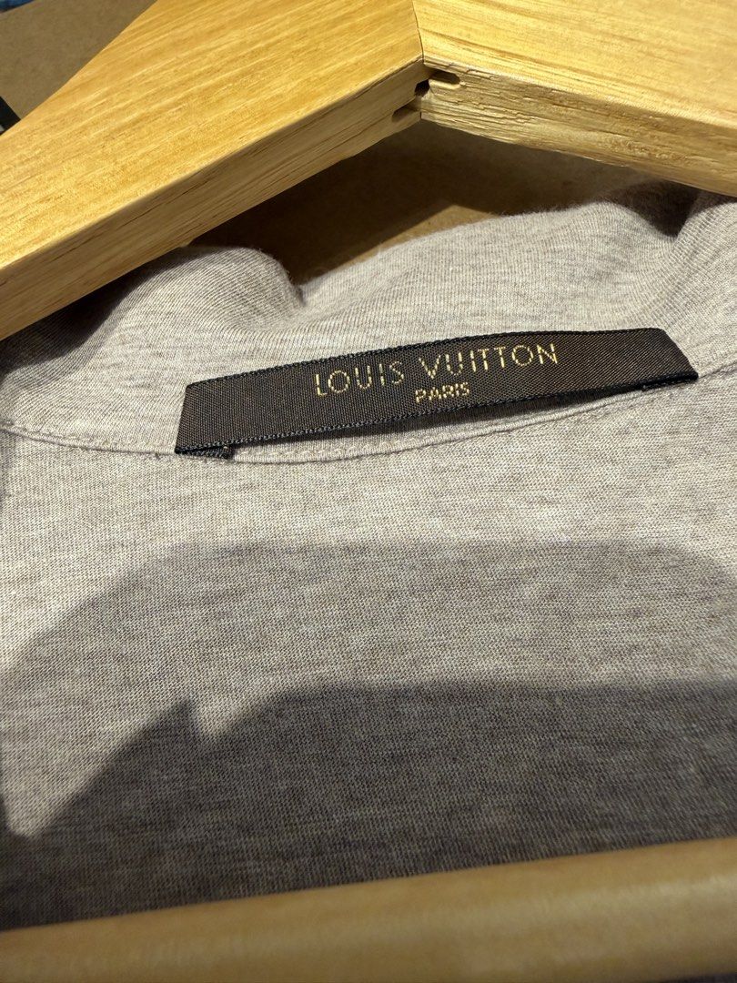 Louis Vuitton polo (Authentic) (Category: Tshirts & Polo Shirts ) located in Quezon City. Submitted by macleen17 (Listing ID 1459067346, Image 3). Description: Louis Vuitton Size M Excellent Condition Design louis Vuitton in front One pocket in front Made in Italy Brown Color.