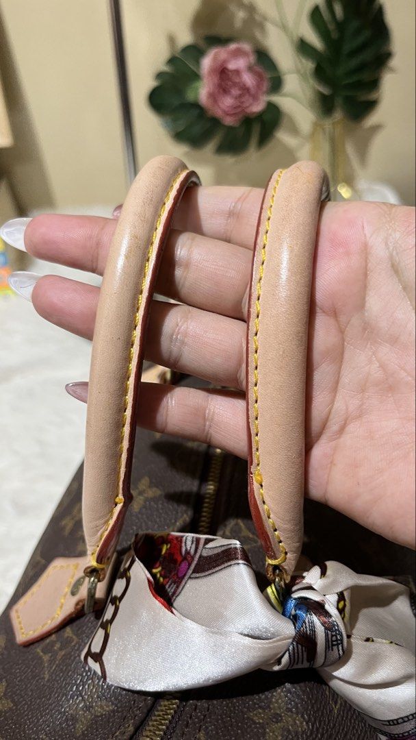 Louis Vuitton Speedy Monogram Canvas Handbag (Category: Luxury Bags & Wallets) located in Mati. Submitted by CrestChancebyIFT (Listing ID 1459026244, Image 3). Description: - Classic Louis Vuitton Speedy bag - Monogram canvas with vachetta leather trim - Includes original lock and keys - Date code: M41526 - Timeless and versatile for daily use.