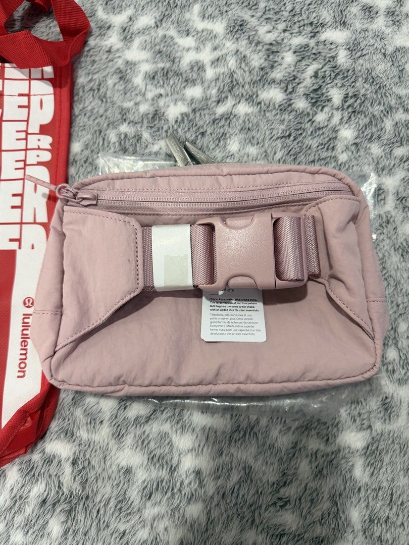 Lululemon everywhere beltbag large (Category: Cross-body Bags) located in Quezon City. Submitted by chanpongli (Listing ID 1459034373, Image 2). Description: For sale Brandnew with tag & lululemon ecobag 💯 legit from canada ₱ 2,500 Loc Antipolo.