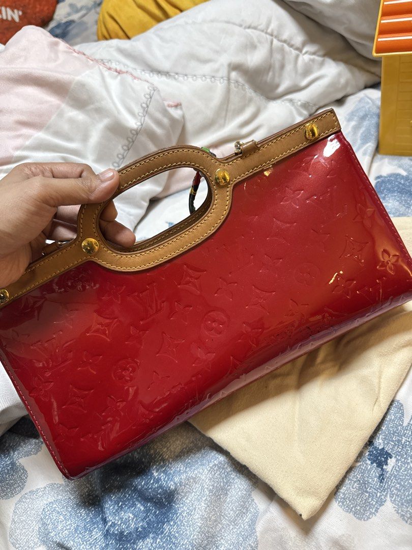 Lv roxbury vernis (Category: Luxury Bags & Wallets) located in Quezon City. Submitted by moniqueunique26 (Listing ID 1459026227, Image 2). Description: .
