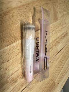 （分類：）位於 。 由 vivchenggg 提交（商品編號 1458998935，圖片 1）。簡介： 。