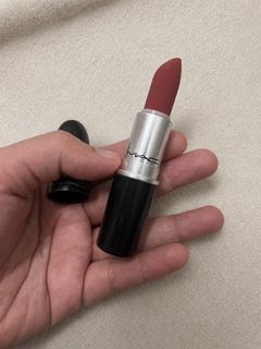 (Category: ) located in . Submitted by simplydecluttering_makeup (Listing ID 1458999784, Image 1). Description: .