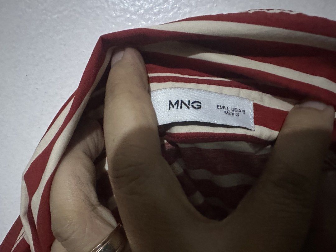 Mango short Sleeves (Category: Others Tops) located in Antipolo. Submitted by capizexport (Listing ID 1458952599, Image 3). Description: Mango Long sleeves Price 400 Size large Fits medium No longer using Rarely used Not thrifted .