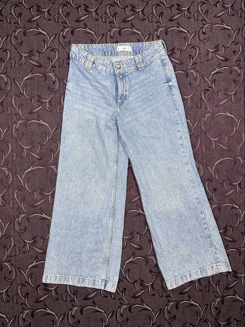 MANGO straight cut denim pants / jeans (Category: Other Bottoms) located in Cavite. Submitted by vvvv.store (Listing ID 1459073047, Image 1). Description: .
