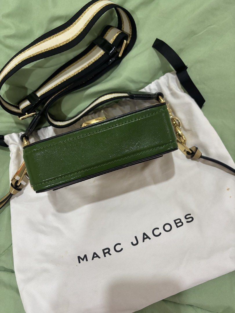 Marc Jacobs camera bag (Category: Cross-body Bags) located in Davao. Submitted by wintermelonclothing (Listing ID 1458986078, Image 3). Description: Marc Jacobs Camera bag -bought at Marc Jacobs US store -reason for selling: decluttering -free shipping.