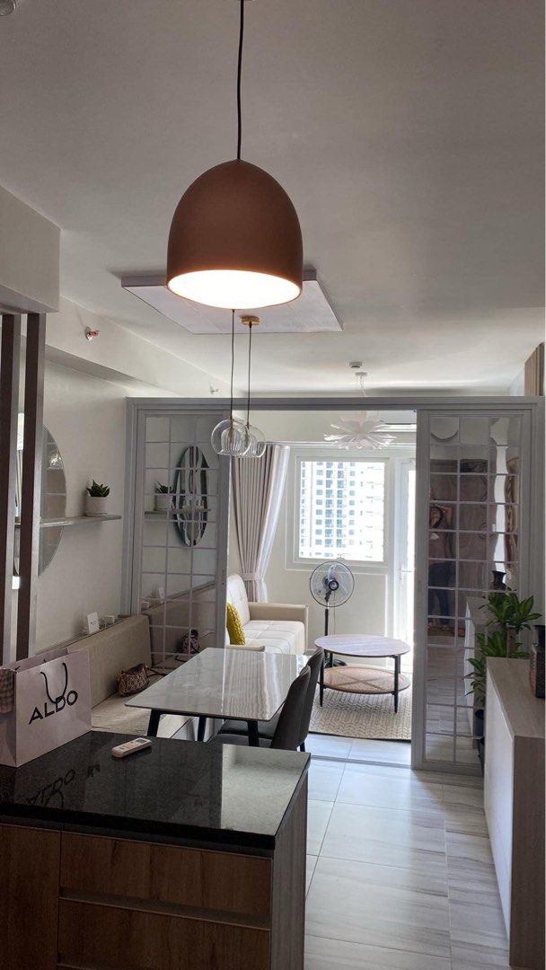 Maven at Capitol Commons (Category: Apartments & Condos) located in Quezon City. Submitted by edwintu (Listing ID 1458910590, Image 1). Description: Condo for long term lease at Capitol Commons Ortigas Pasig. Includes assoc dues and Globe Wifi. In front of Estancia mall. Parking available if needed. .