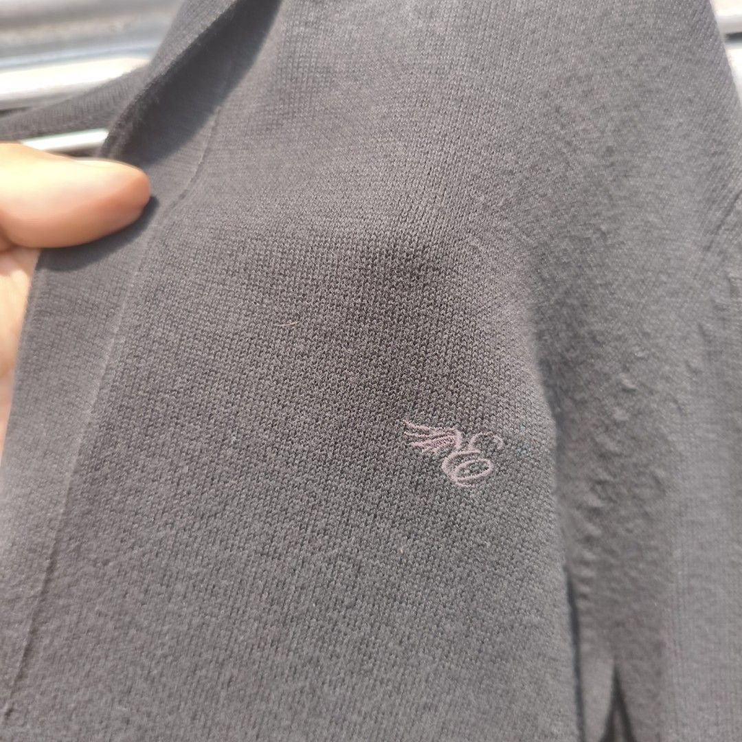 (medium-large) Esprit black hooded dress (Category: Dresses) located in Lucena. Submitted by minryism (Listing ID 1458992451, Image 3). Description: esprit hooded dress 🖤🖤 fits med-large ladies 💥💥 fits small men onli: 400 Length:32 in Width (pit to pit):18 in Shoulder:17 in Sleeves:25.5 in Arm opening: 8 super chic! paired with ur fave boots tas funki tights lang solve na yung ber months outfit wow also can be worn as a top i cinch lang sa wa