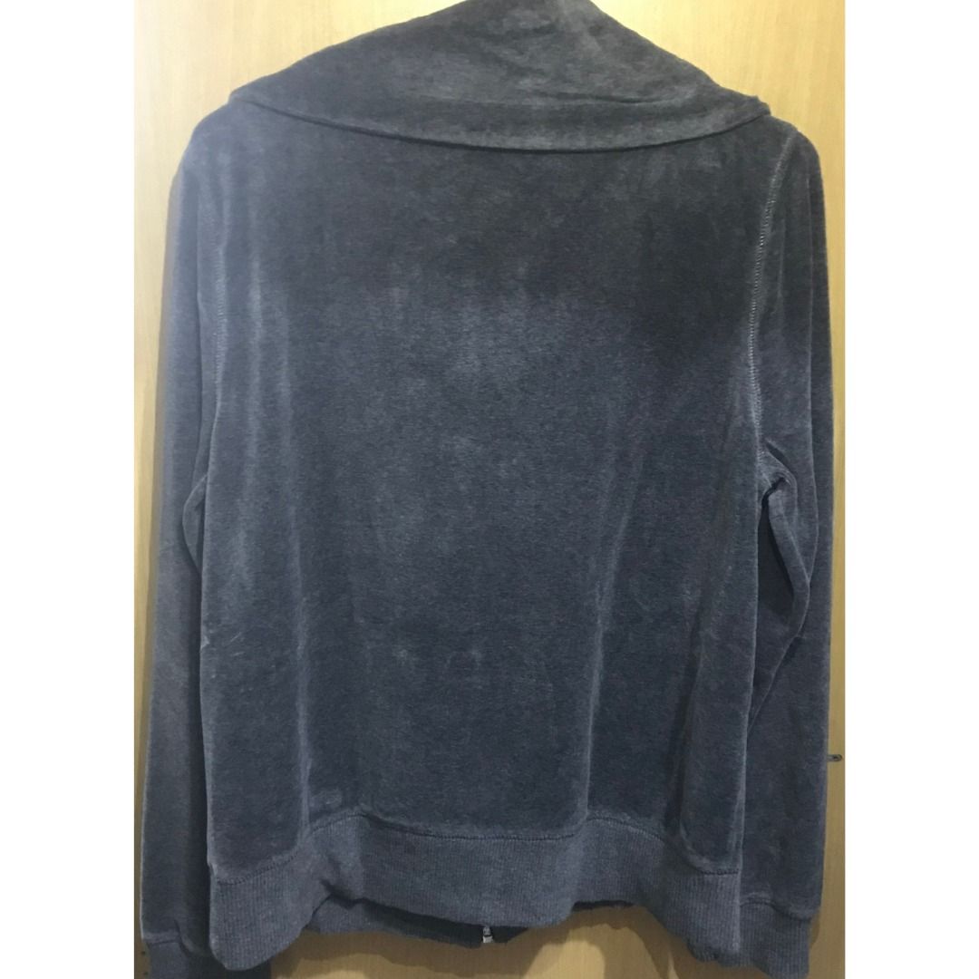 Michael Kors Velour Zip-Up Jacket (Category: Coats, Jackets and Outerwear) located in Pantabangan. Submitted by ninizz (Listing ID 1458984417, Image 2). Description: .