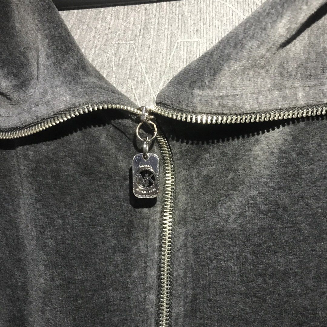 Michael Kors Velour Zip-Up Jacket (Category: Coats, Jackets and Outerwear) located in Pantabangan. Submitted by ninizz (Listing ID 1458984417, Image 3). Description: .