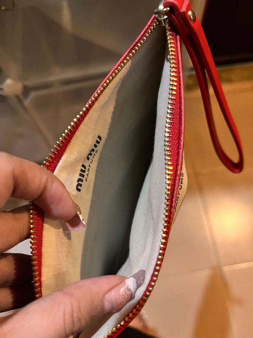 Miu Miu Parfums woven straw wristlet (Category: Luxury Bags & Wallets) located in Roxas City. Submitted by rglnos (Listing ID 1458984631, Image 3). Description: .