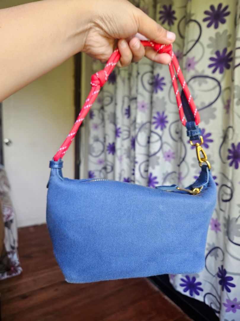 miumiu (Category: Luxury Bags & Wallets) located in Zamboanga. Submitted by Clairey03 (Listing ID 1459065831, Image 3). Description: nga.