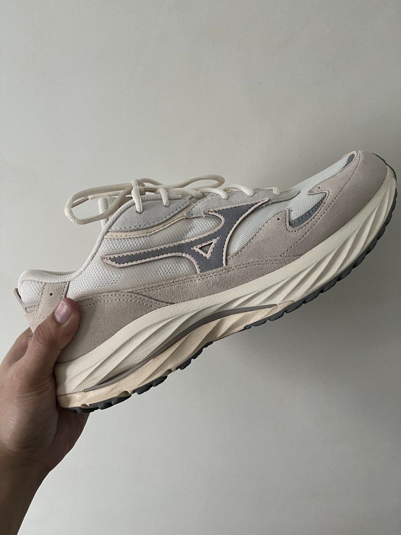 Mizuno Wave Rider B (Japan Purchased) (Category: Sneakers) located in Manila. Submitted by modshop (Listing ID 1458905578, Image 2). Description: MIZUNO WAVE RIDER B (purchased in Japan) 🔥 9/10 condition with box and inserts it was purchased with 🔥 Used only thrice 🔥 Suede overlays are still clean 🔥 Bought in Osaka 🔥 VERY COMFORTABLE, great for all day wear and looks good with many outfits .