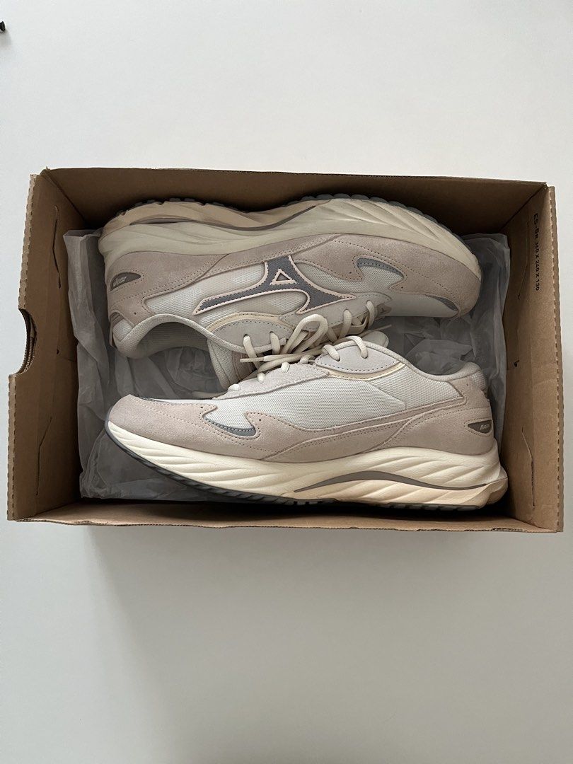 Mizuno Wave Rider B (Japan Purchased) (Category: Sneakers) located in Manila. Submitted by modshop (Listing ID 1458905578, Image 1). Description: MIZUNO WAVE RIDER B (purchased in Japan) 🔥 9/10 condition with box and inserts it was purchased with 🔥 Used only thrice 🔥 Suede overlays are still clean 🔥 Bought in Osaka 🔥 VERY COMFORTABLE, great for all day wear and looks good with many outfits .