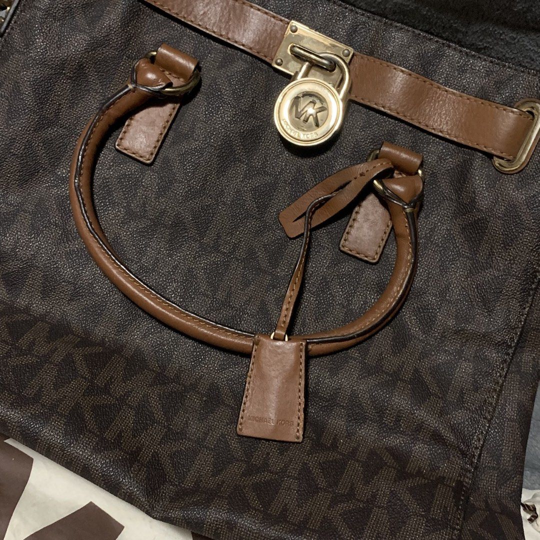 MK Hamilton Bag (Category: Luxury Bags & Wallets) located in Imus. Submitted by sa1nt___ (Listing ID 1458987802, Image 1). Description: Negotiable.