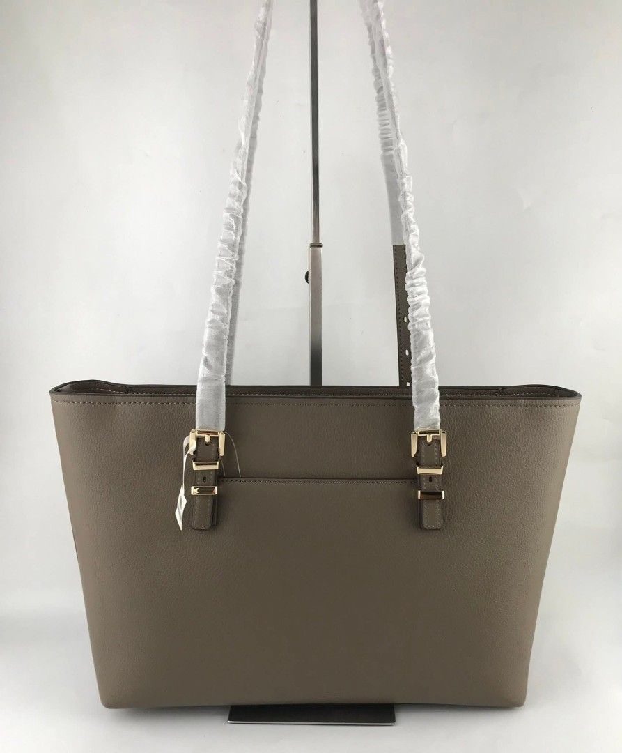 MK Quinn Medium Tote Bag (Category: Tote Bags) located in Quezon City. Submitted by bagsboutiqueph (Listing ID 1459080502, Image 3). Description: LAST PRICE POSTED. LIMITED STOCKS! BRANDNEW WITH INCLUSIONS. COLOR MAY SLIGHTLY VARY IN ACTUAL DUE TO LIGHTING AND CAMERA SETTING. OTHER PHOTOS WILL BE SEND DURING PURCHASE AND FOR SURE BUYERS ONLY. WHEN IN DOUBT, DO NOT ORDER. THANK YOU..
