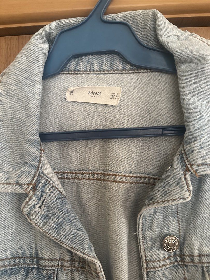 MNG Denim Jacket Light Wash (Category: Coats, Jackets and Outerwear) located in Paranaque City. Submitted by anne_pz (Listing ID 1458939706, Image 2). Description: MNG Denim Jacket Light Wash RFS: Cleaning out my closet Size: XS Selling for: ₱500 Shipping/Delivery: Fees and courier to be booked and shouldered by the buyer MOP: Bank Transfer or GCASH ONLY. No COD. .