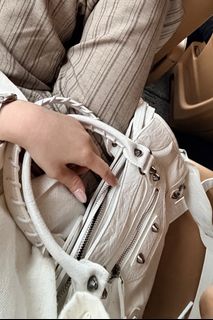 (Category: ) located in . Submitted by rosetiquette (Listing ID 1459070940, Image 1). Description: .