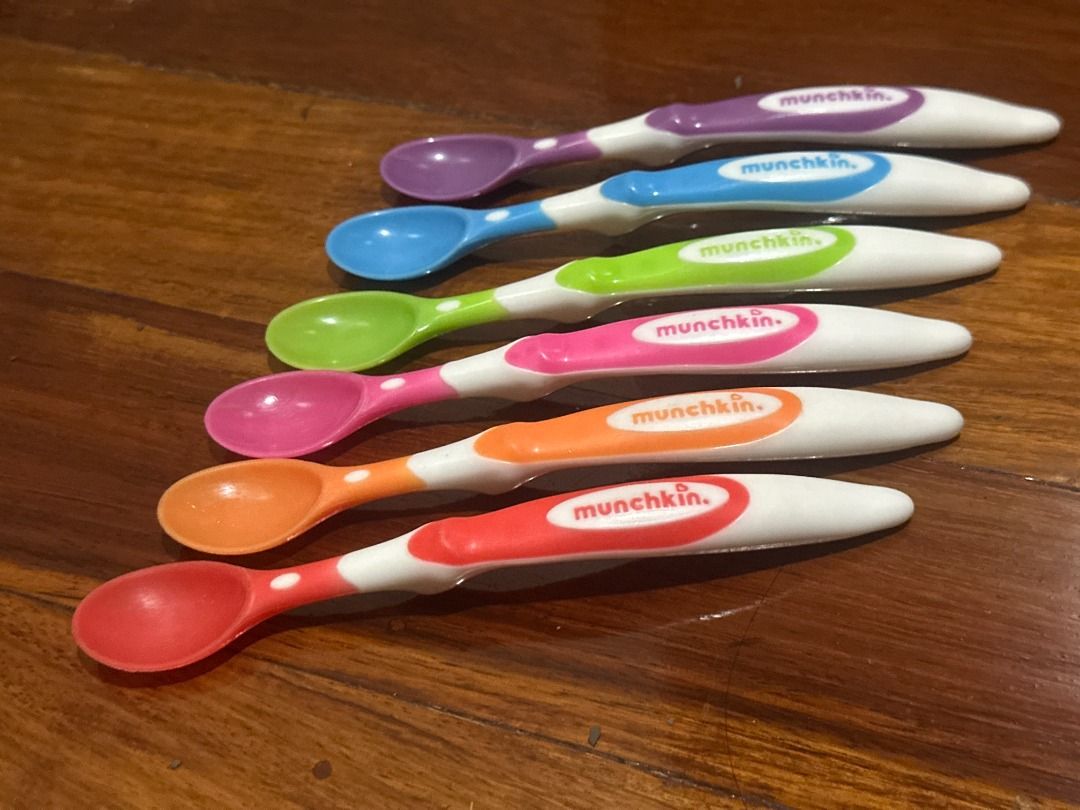 Munchkin Soft-Tip Infant Spoon, 6 Count (Category: Weaning & Toddler Feeding) located in Makati City. Submitted by travelfinds34611 (Listing ID 1458996820, Image 2). Description: GREAT CONDITION. Munchkin Soft-Tip Infant Spoon, 6 Count - Set of 6 Munchkin baby spoons - Assorted colors: red, orange, pink, green, blue, purple - Easy-grip handles for parents - Soft spoon tips for baby's comfort - Perfect for starting solids and feeding your little o