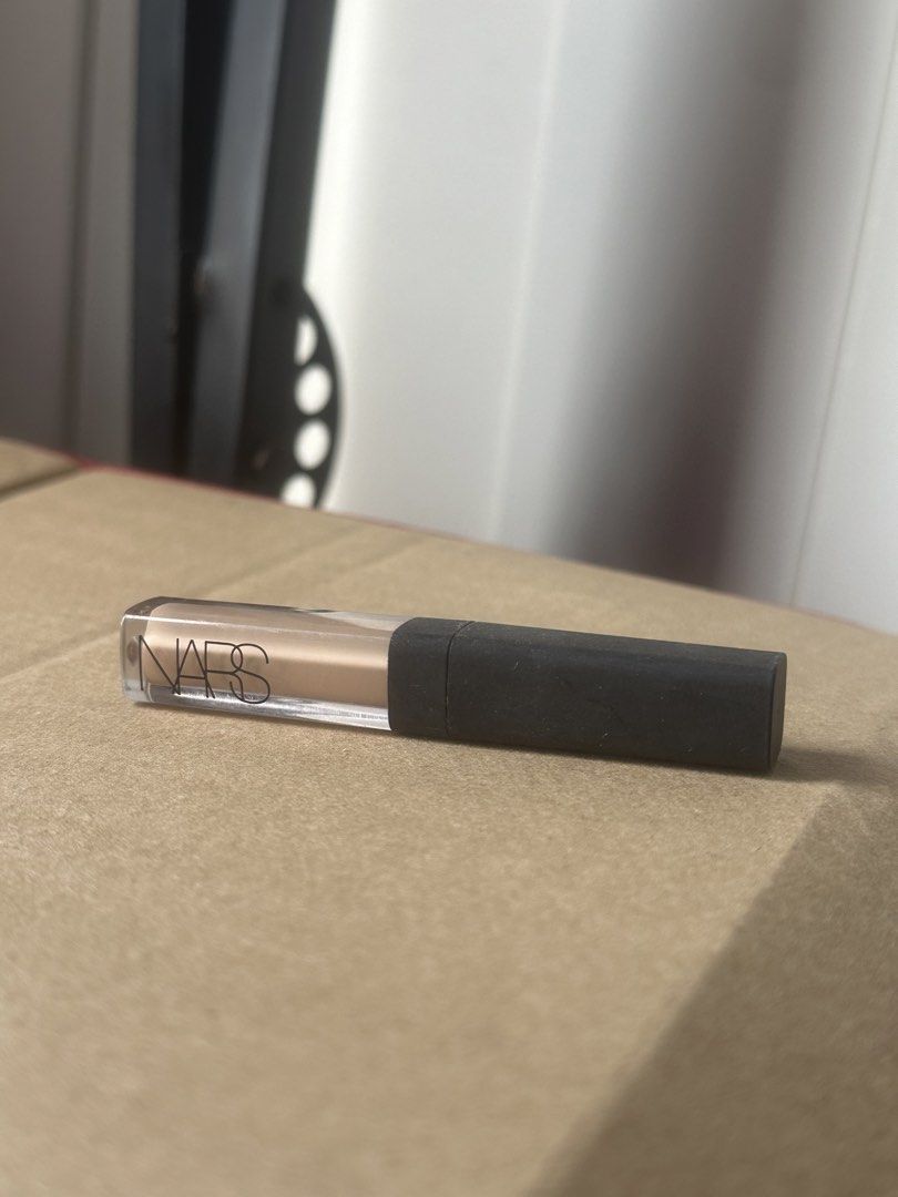 NARS Radiant Creamy Concealer Light 2.8 Marron Glace (Category: Makeup) located in Pasay City. Submitted by islariee_preloved (Listing ID 1458960953, Image 1). Description: - NARS Radiant Creamy Concealer - Shade: Light 2.8, Marron Glace - mini .