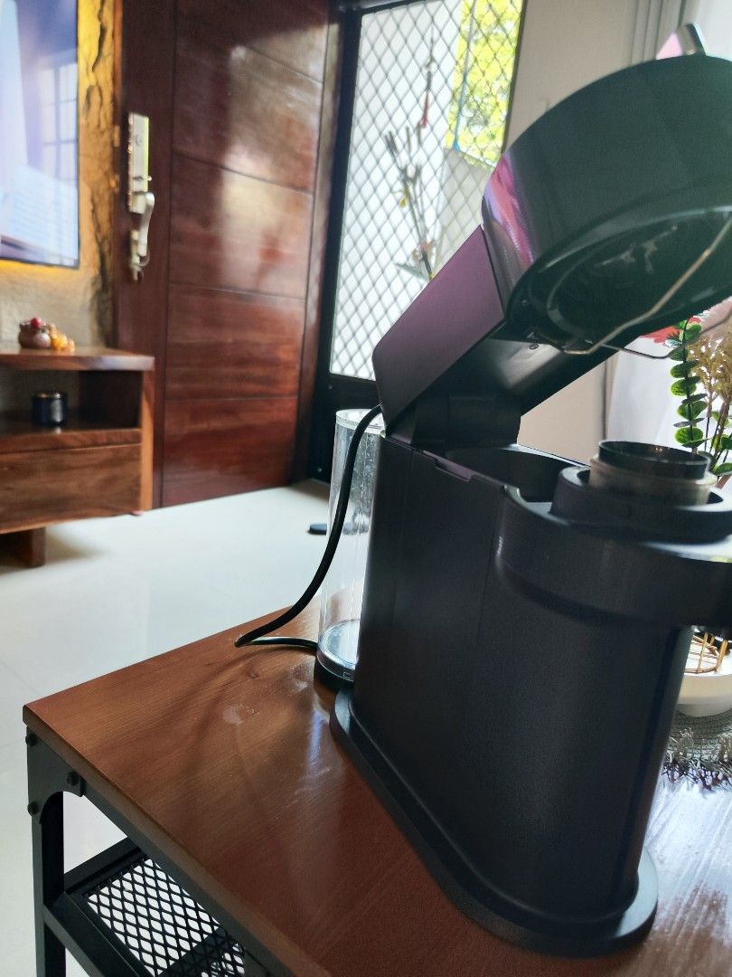 Nespresso Vertuo Next (Category: Coffee Machines & Makers) located in Antipolo. Submitted by siklistangpinoy (Listing ID 1458925284, Image 3). Description: Nespresso Vertuo Next P7,200 (repriced to 5,200) Bought last March for P13,500 (srp is 18,000) No box, free reusable pods pick up only Cainta area lalamove payment thru BDO/Instapay/Gcash rfs: espresso machine.