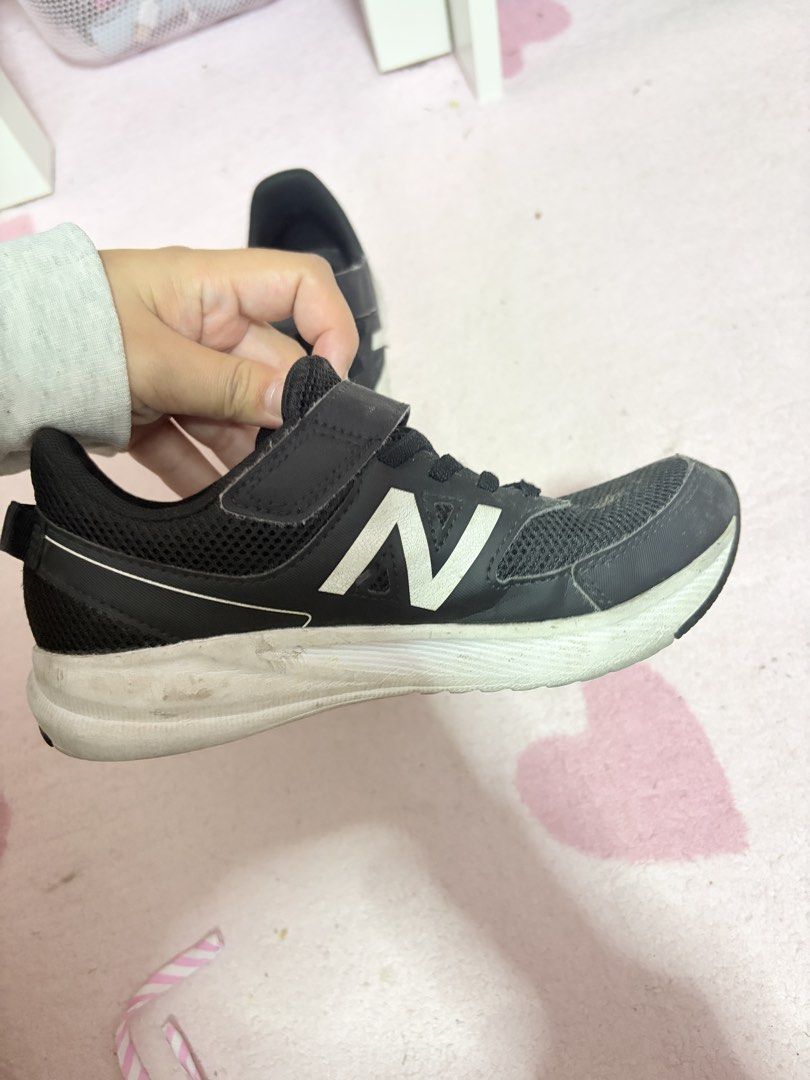 New Balance 570 for kids (Category: Babies & Kids Fashion) located in Santa Rosa. Submitted by bangsbaynoo (Listing ID 1459061788, Image 1). Description: used but not abused, lumaki agad paa ng anak ko kaya di na nagamit masyado.
