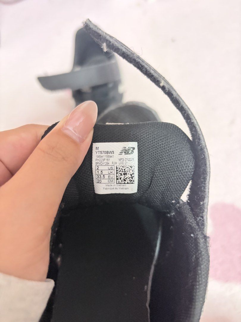 New Balance 570 for kids (Category: Babies & Kids Fashion) located in Santa Rosa. Submitted by bangsbaynoo (Listing ID 1459061788, Image 3). Description: used but not abused, lumaki agad paa ng anak ko kaya di na nagamit masyado.