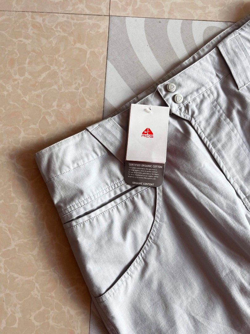 Nike ACG (Category: Shorts) located in Angeles City. Submitted by dathrifthaven (Listing ID 1459056459, Image 2). Description: ACG Authentic/Original Deadstock Brandnew w/ hangtag Baggy fit 32 on tag Dimes: Length: 29 Waist: 34 Thigh: 13.5 Hem: 9.5.