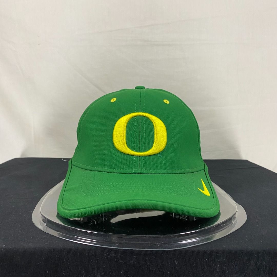 Nike NCAA Oregon Ducks Sideline Dri-FIT Perforated Performance Cap [OSFA] (Category: Caps & Hats) located in Antipolo. Submitted by canadafindss (Listing ID 1459081379, Image 1). Description: Visit & Follow Canada Finds for more premium thrift, streetwear, vintage, techwear, activewear, and branded finds from Canada 🇨🇦 More items posted regularly: https://www.carousell.ph/u/canadafindss Nike NCAA Oregon Ducks Sideline Dri-FIT Perforated Perform