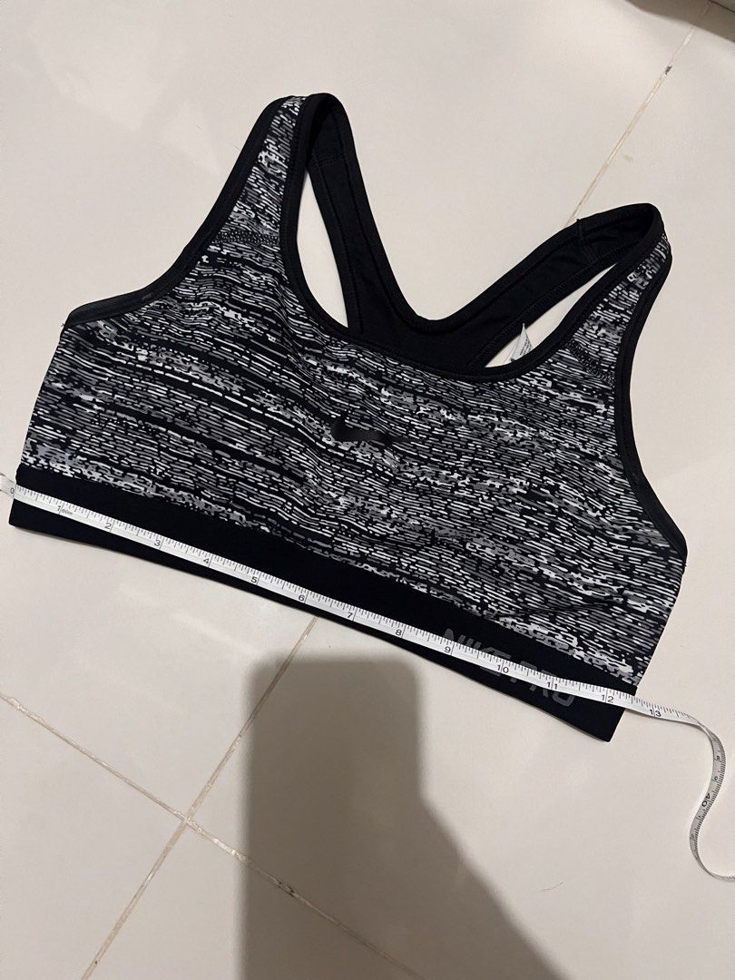 NIKE PRO Padded Sports Bra (Category: Activewear) located in Legazpi City. Submitted by ilysabby (Listing ID 1459059204, Image 3). Description: .